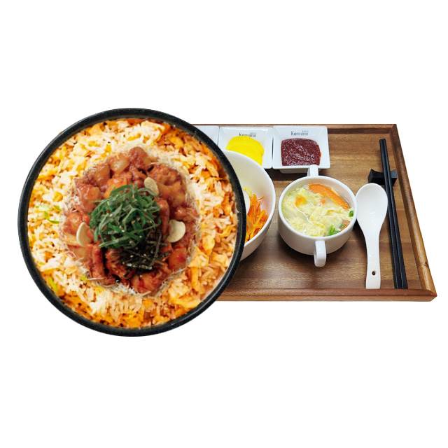 Fried rice topped with Dakgalbi and Cheese